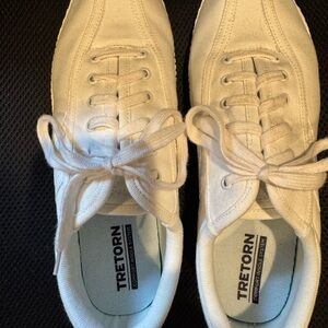 Tretorn White Canvas Sneakers Like New!
